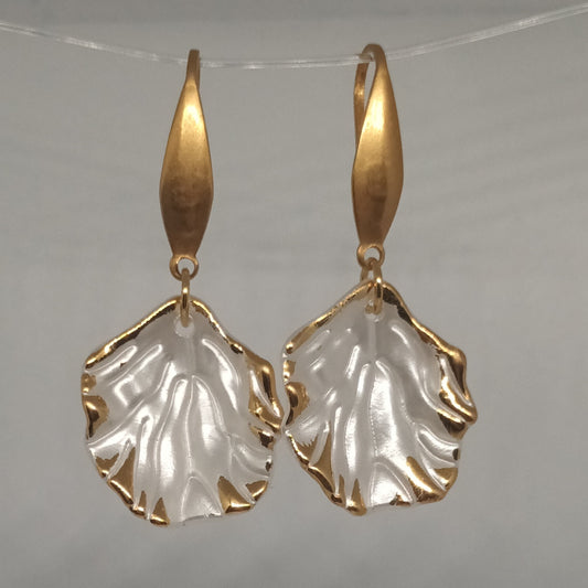 Shell Earrings White